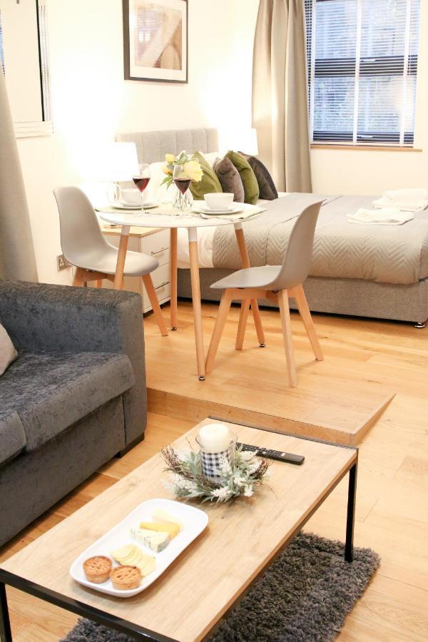 Lovely Studio Apartment With Access For Wheel-Chairs In Sydenham London Exterior photo
