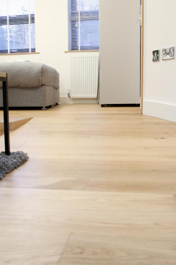 Lovely Studio Apartment With Access For Wheel-Chairs In Sydenham London Exterior photo